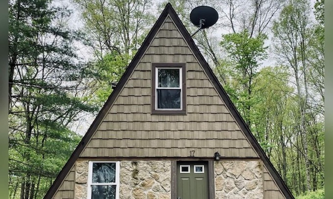 Logan Cabin | A-Frame #17 - Hosted by The Chalets