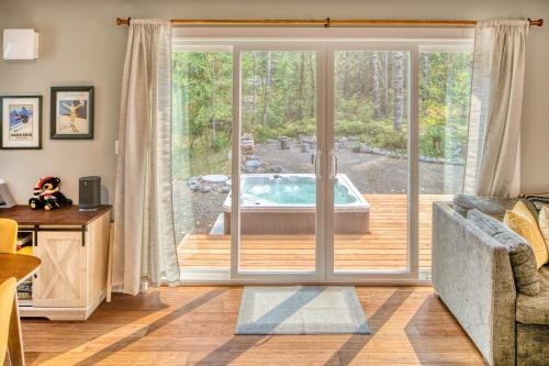 Mount Hood Village House | A-Frame of Mind - Secluded Escape Hot tub