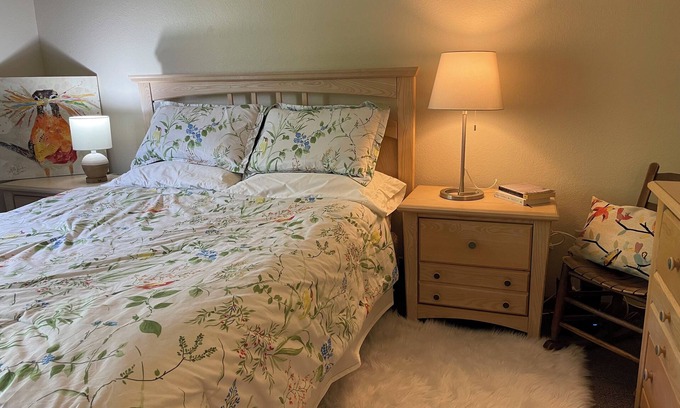 Oshkosh Apartment | A full 2-bedroom apt with free WiFi, AC in Oshkosh- a short distance to EAA!