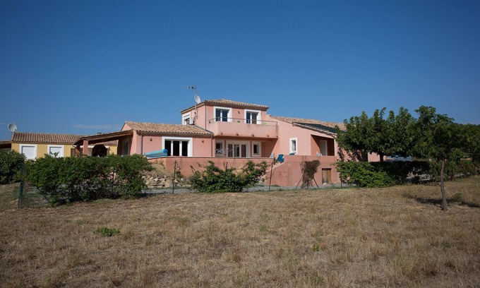 Cessenon-sur-Orb Villa | A fully-wheelchair accessible villa with great views