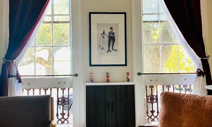 Faubourg Marigny Condo | A furnished 1-BR rental in the heart of New Orleans - steps from the streetcar