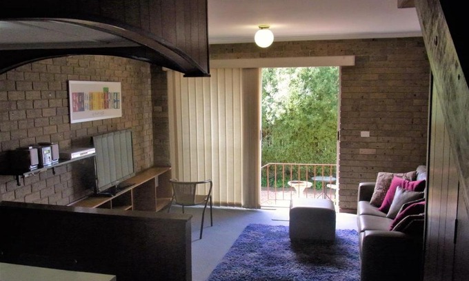 Goulburn Villa | A Furnished Townhouse in Goulburn