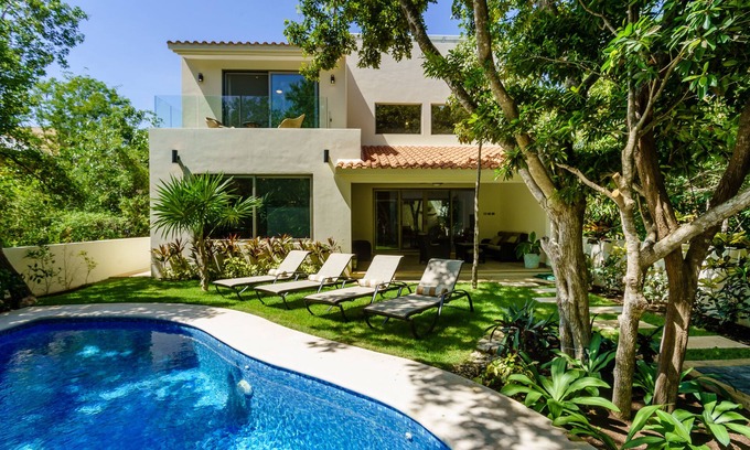 Puerto Aventuras House | A gorgeous brand new private home, private pool, on golf course
