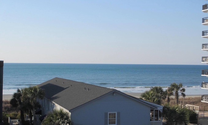 Crescent Beach Condo | A Great Get AwayTwo- 2 Bedrm/2 bth Condo with beautiful view and spacious rooms