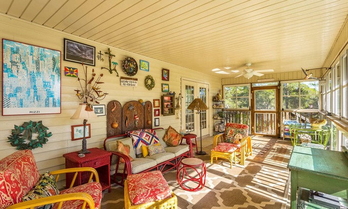 Panacea House | A Guest Key Getaway 3BR/2BA home with beach access