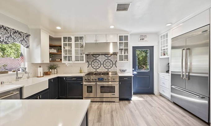 Thousand Oaks House | A Happy Home