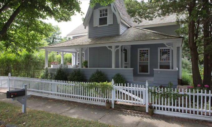 Sag Harbor House | A Happy House in the Village