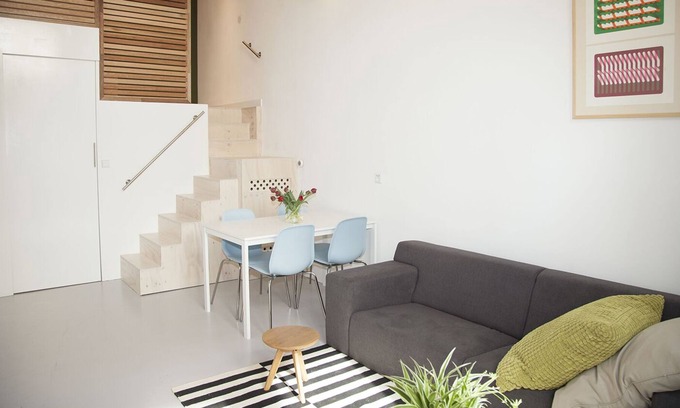Haarlemmerbuurt Bed & Breakfast | A hip & stylish studio, Center A'dam, 10 min walk from C. Station
