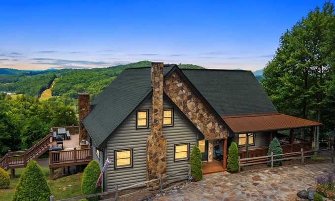 Fleetwood Cabin | A Home Sweet Home-Open for Bookings! Hot Tub, Game Room, Wi-Fi