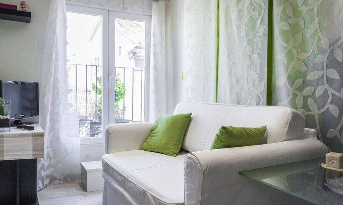 Palacio Apartment | A hottie in the heart of Madrid