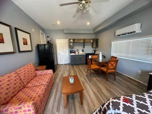 Sunrise Manor Apartment | A Joyful Unit Stay Awaits