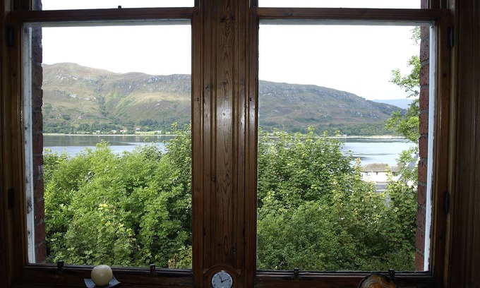 Fort William Apartment | A large, comfortable apartment with great views close to Fort William centre.