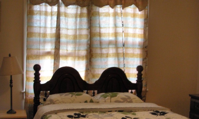 Harrisburg - Hershey Apartment | A LARGE FURNISHED Guest Room W Bath. NO SHARES. 10 minutes to Capitol.