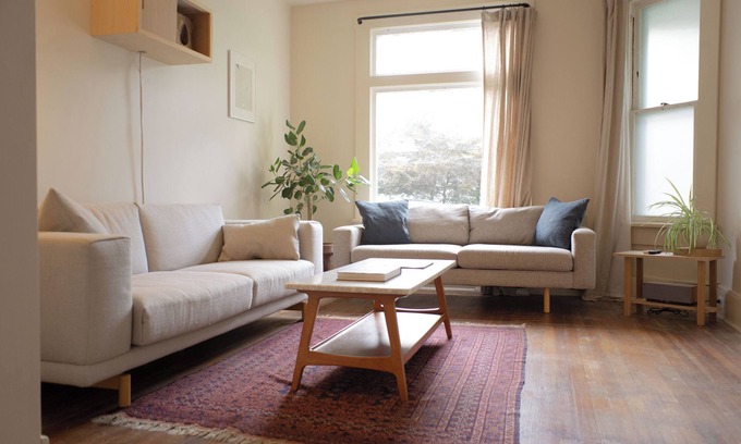 Kingston House | A light and spacious house with deck in the heart of historic Kingston