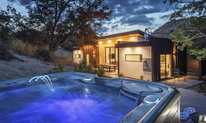 Yucca Valley House | 🌵A Little Tish - Secluded Stargazers Getaway with Hot Tub, BBQ & Game Room🌵