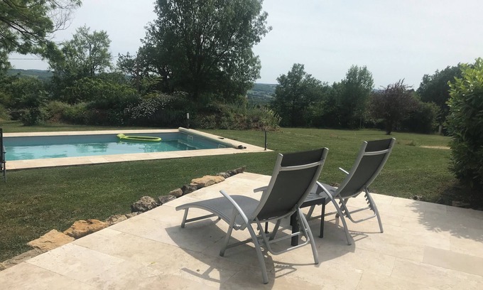 Fumel Cottage | A lovely cottage where guests are in a quiet place completely private.