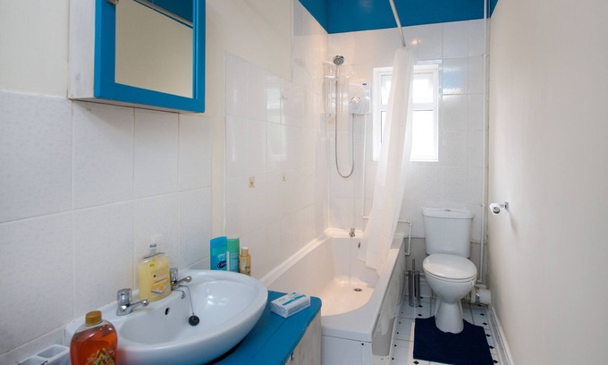 Manchester House | A lovely House 10 mins to Manchester City Centre