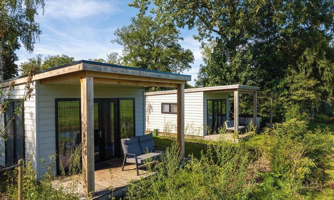 Zuna Cabin | A luxury cottage in a prime waterfront location!