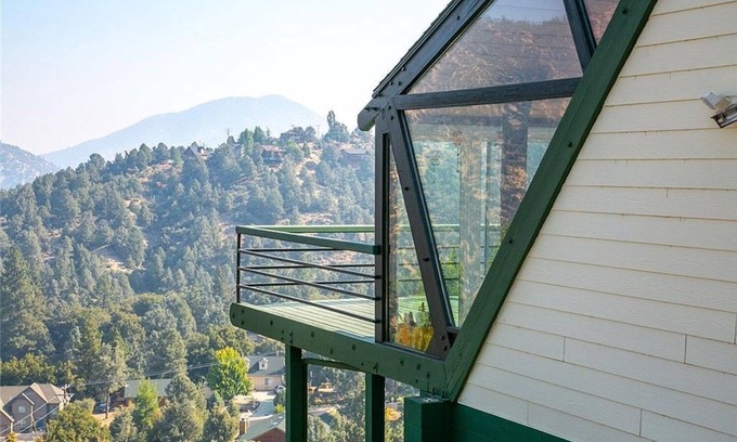 Pine Mountain Club Cabin | A mid-century architectural gem