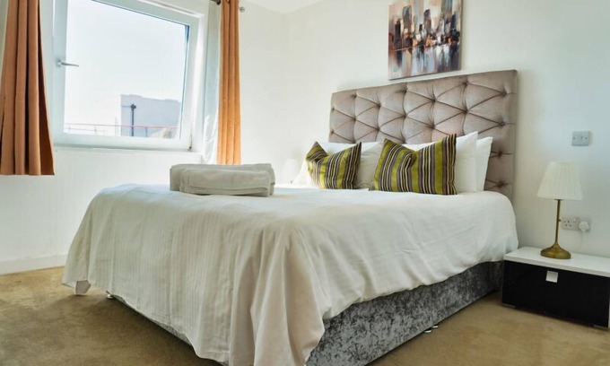 Portsmouth Apartment | A modern apartment, fully equipped with everything for a comfortable stay