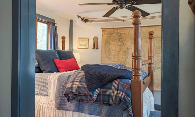 Stonington House | A Mystic Stay as Sweet as Apple Pie!
