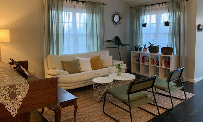 Harrisonburg House | A peaceful place to stay - 30 mins to Massanutten Resort.