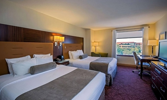Wauwatosa Hotel | A Place You'll Surely Enjoy! 3 Spacious Units, Free Parking, Pets Allowed!