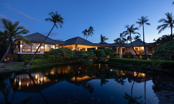 Kamuela House | A Private Luxury 350+ Oceanfront Estate in an Oasis/4Runner Option