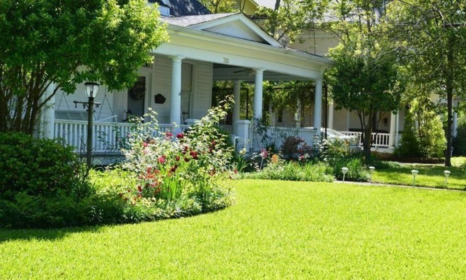 Greater Belhaven House | A Queen Ann style Victorian home in historic Belhaven neighborhood.