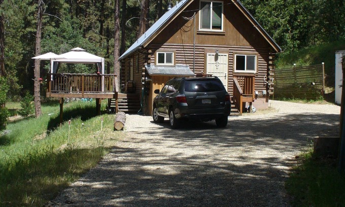 Pinehurst Cabin | A Quiet place away from the crowds.