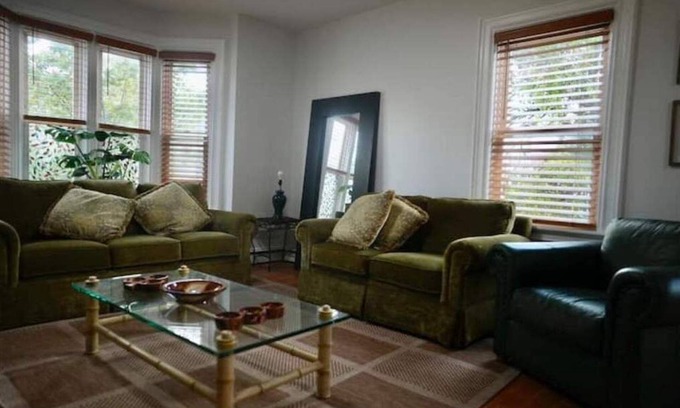 Smith Hill Apartment | A rare gem near downtown prov