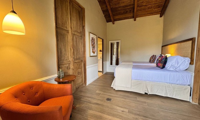 San Mateo Milpas Altas House | A Refuge of Tradition and Comfort with Panoramic Views