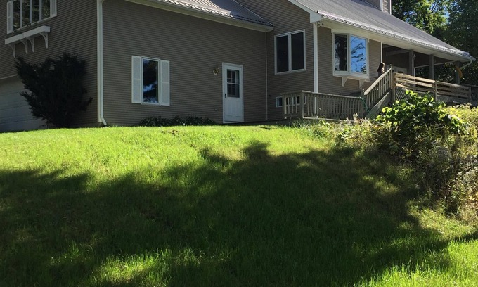 North Hero House | A Renovated, Modern House with A/C and Full Amenities (NOT a old camp!!!)