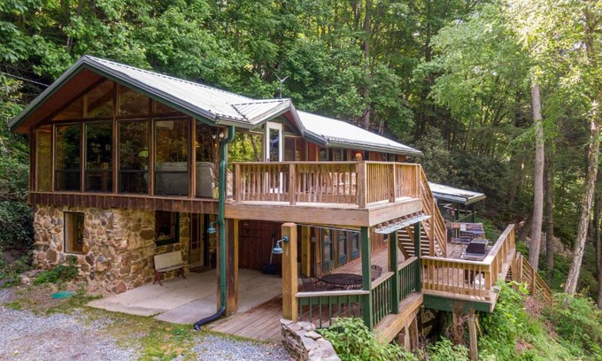 Sugar Grove House | A River Mist