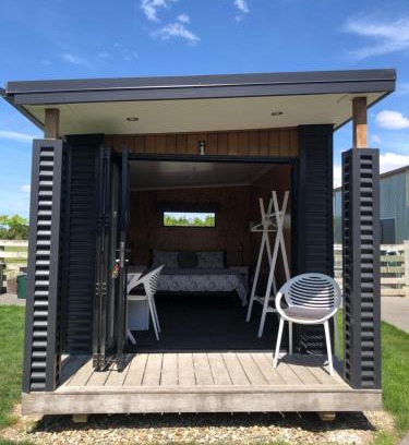 Twyford House | A Rural Retreat cabin with Private bathroom