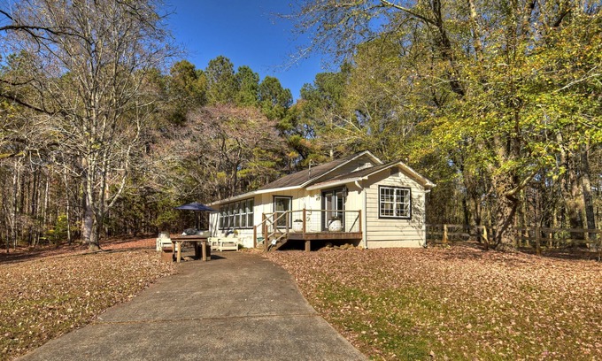 Ellijay Other | A rustic modern, authentic farmhouse built in 1950 in Ellijay wine country!