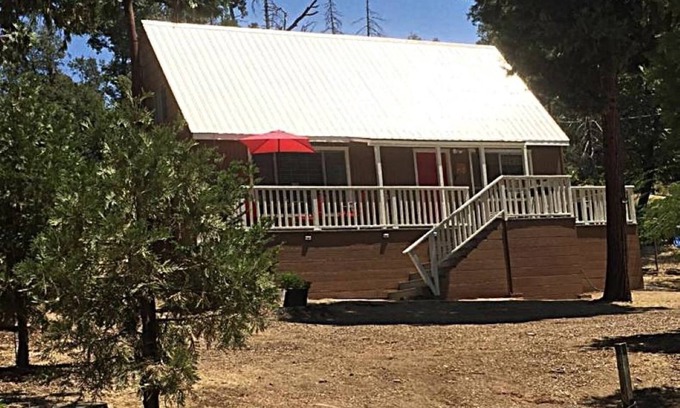 Auberry Cabin | A Rustic Mountain Escape