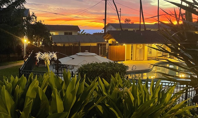 Historic Kailua Village Apartment | A Slice of Paradise in Kona - walk to stores, restaurants and the beach