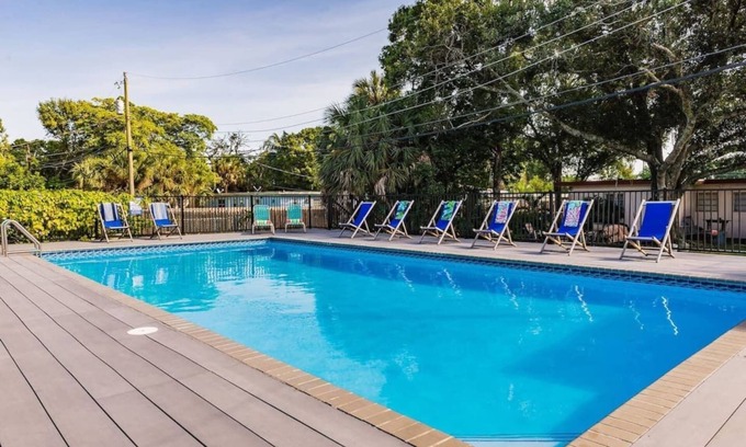 Edgewood Apartment | #A Small Studio with Private Patio & Shared Pool