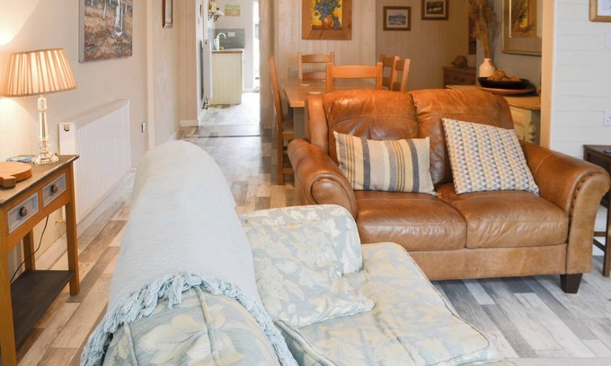Spilsby Cottage | A spacious cottage with three bedrooms and two bathrooms making it ideal for family and friends.