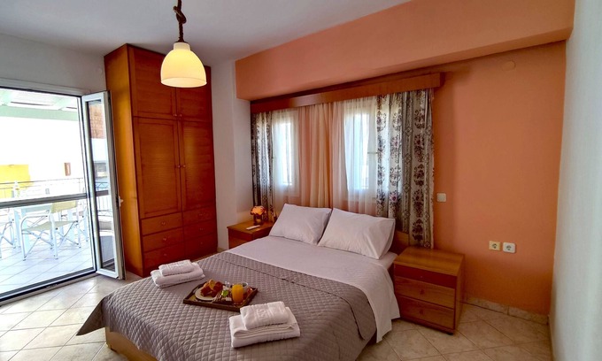 Pilalimata House | A Spacious Cretan House Next To The Sea, Family and Couple Friendly with Terrace