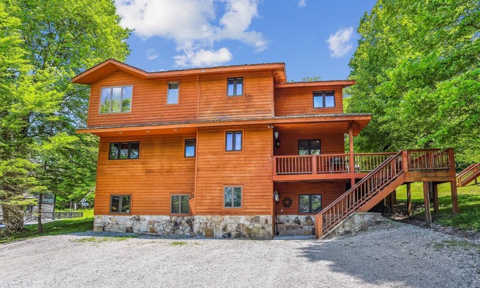 Timberline House | A spectacular space for every season-in winter a real skier's destination!
