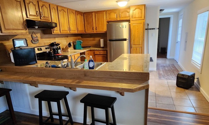 Hendersonville House | A Spot in the country with a front porch swing and WiFi