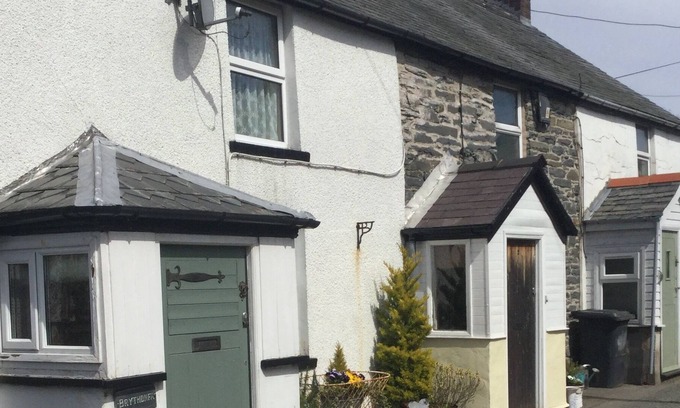 Abergele Cottage | A stone built two bedroom cottage in the Snowdonia area overlooking a river.