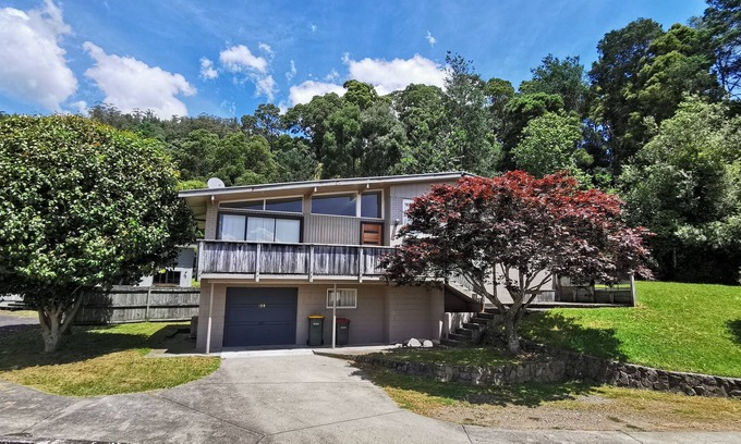 Lynmore House | A Stone's Throw From Redwoods