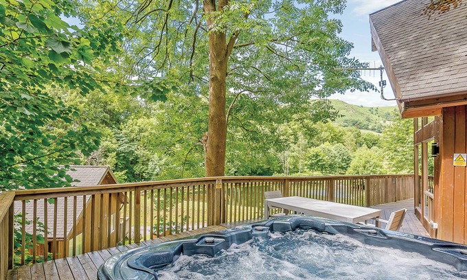 Llangollen Ski Chalet | A superbly appointed impressive two storey luxury lodge.