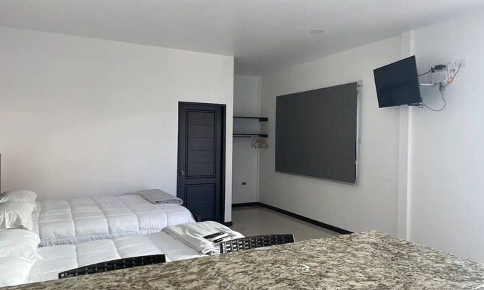 Guacima Apartment | A tan solo 10 minutos del aeropuerto Juan Santa María! Ven disfruta Torres 1