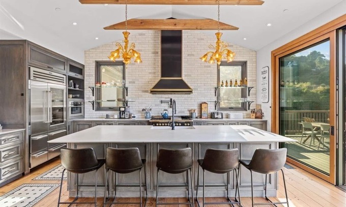 Topanga House | A Topanga 5 Bedroom Estate with sweeping views of lovely Topanga Canyon