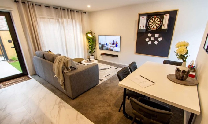 Christchurch City Centre House | A Touch of Luxury in CHCH CBD