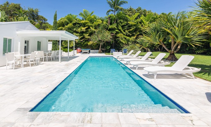 Seybold House | A tropical oasis